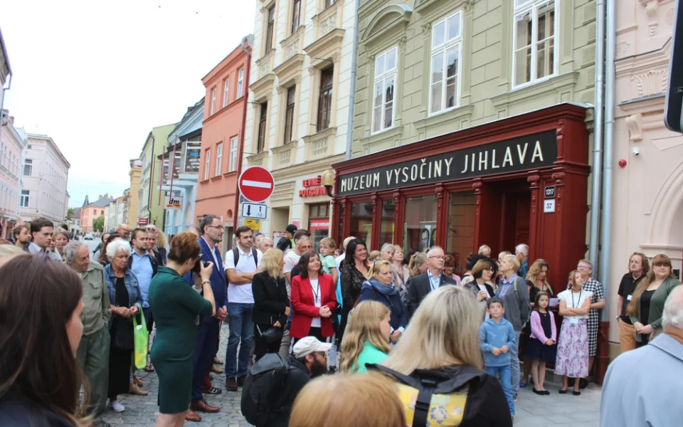 Stovky lidí přišly na znovu otevření Muzea Vysočiny. Viděly nové výstavy i oživlého mamuta 