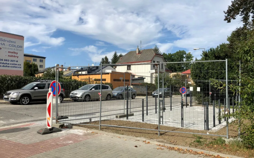 V Jihlavě vznikají vylepšená kontejnerová stání. Radnice na ně letos vyčlenila více než 4,5 milionu
