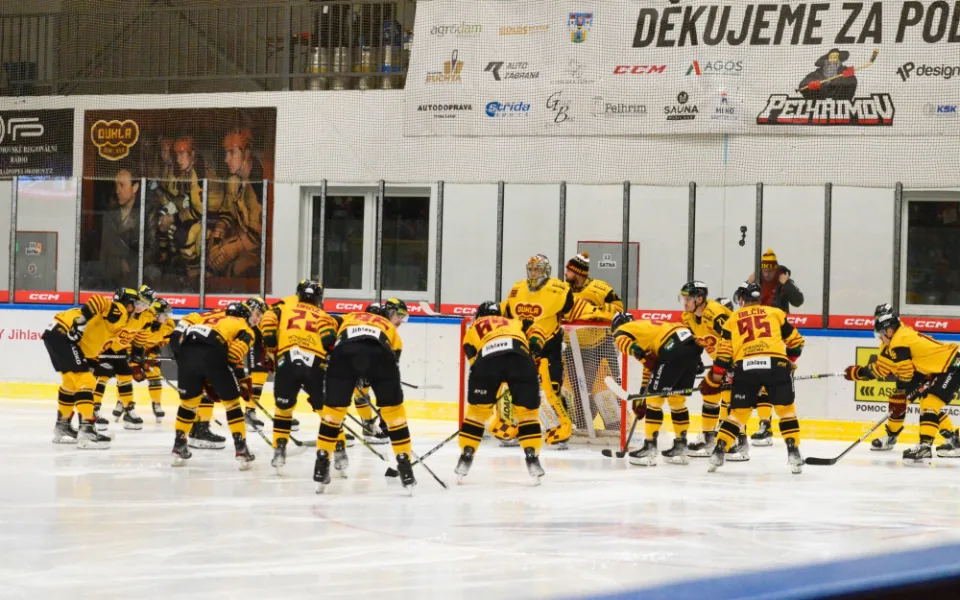 Dukla ve Znojmě tahala za kratší konec provazu, prohrála 2:3. Ve vyrovnané tabulce je šestá