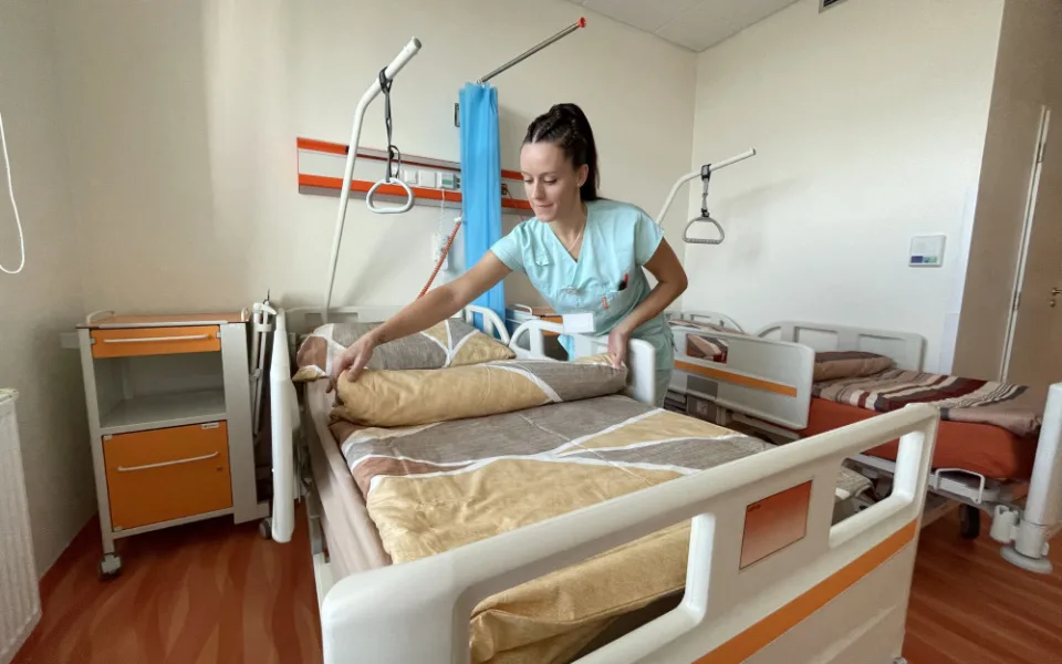 Jihlavská chirurgie má nový vylepšený pokoj. Využijí ho hlavně lidé s proleženinami