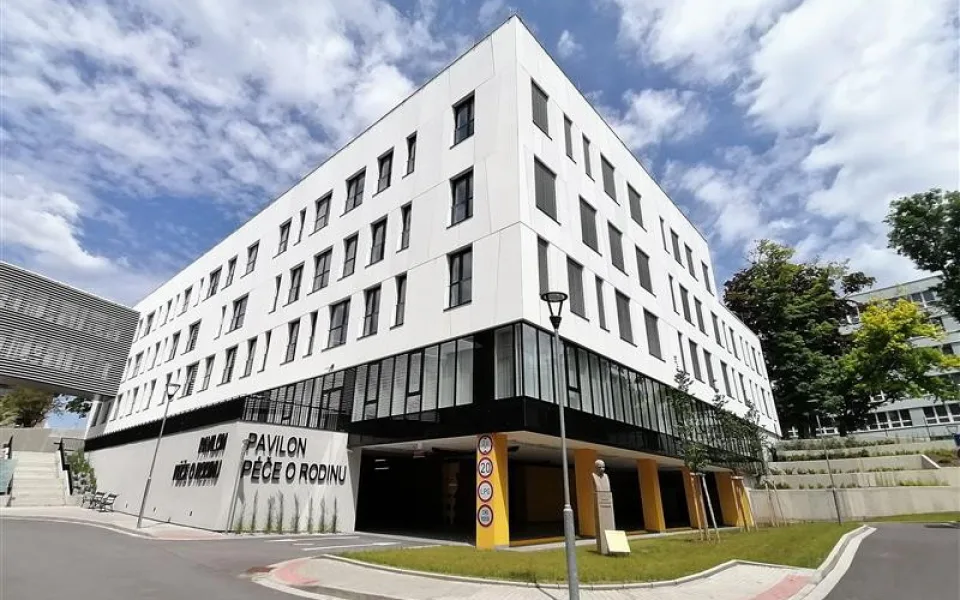 Nový pavilon v pelhřimovské nemocnici je Stavbou roku 2023. Porota ocenila i další budovy na Vysočině