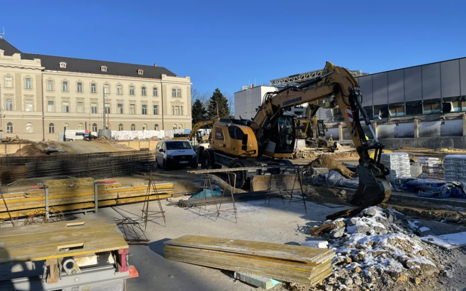Na staveništi Horácké arény stále panuje čilý stavební ruch. Foto: poskytla facebooková Horácká aréna