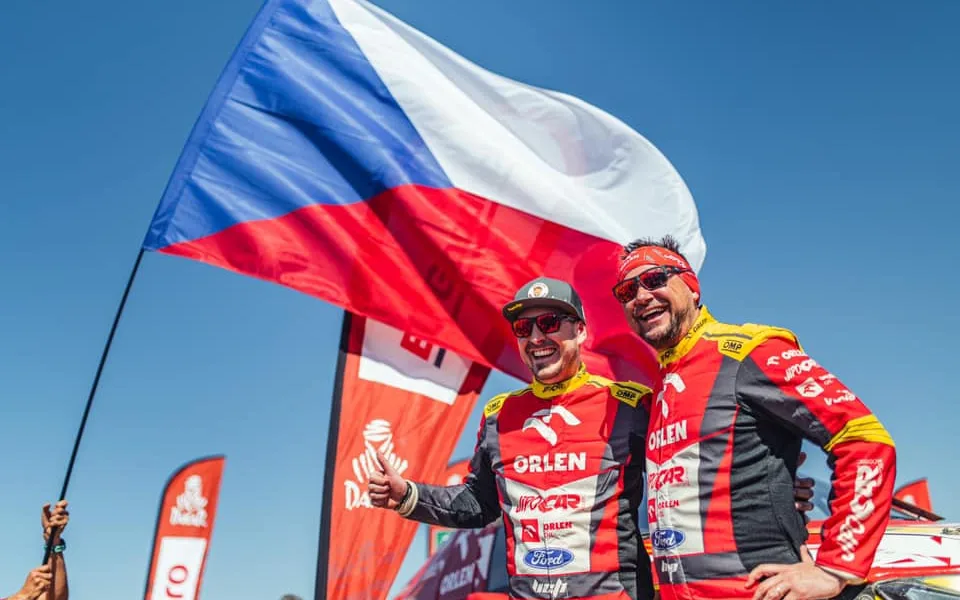 Martin Prokop se spolujezdcem Viktorem Chytkou v cíli Rally Dakar 2024. Foto: se souhlasem Martina Prokopa