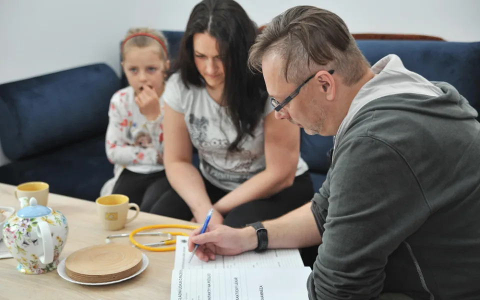 Každodenní pomoc těžce nemocné holčičce. Jihlavský domácí hospic teď přijímá i dětské pacienty