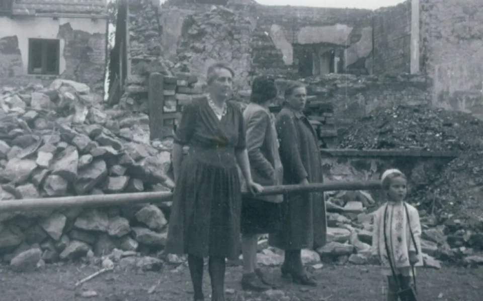 Foto z bombardování Dalešic na Třebíčsku, zdroj: archiv kronikáře Rudolfa Špačka