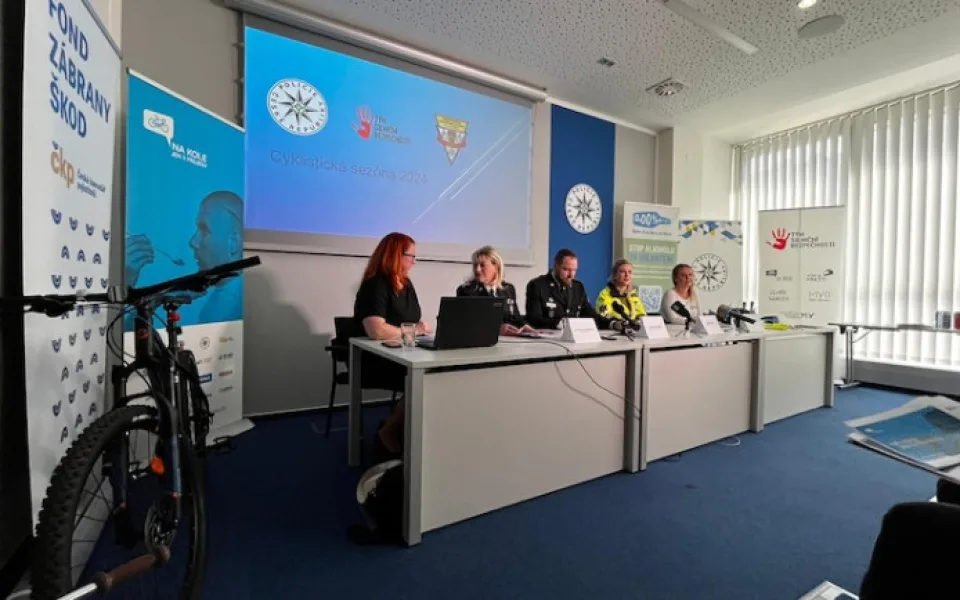 Projekt Na kole jen s přilbou letos rozšíří komunikační kampaň směrem k rodinám