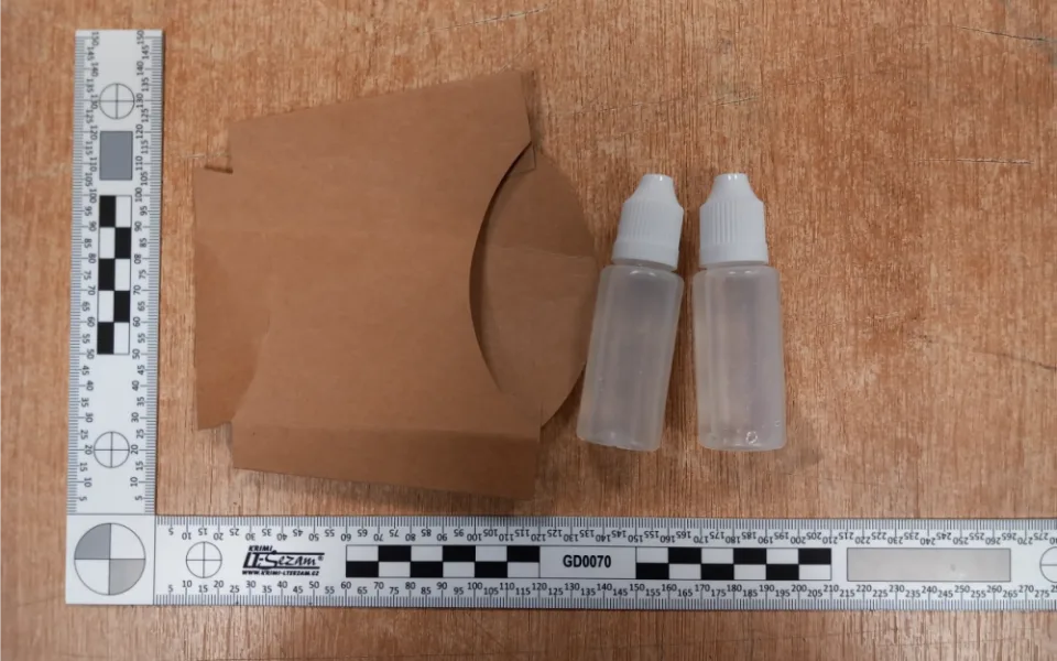 Nebezpečnou drogu vyrábí z čistidla, policie už eviduje úmrtí čtyř lidí v souvislosti s jejím užíváním