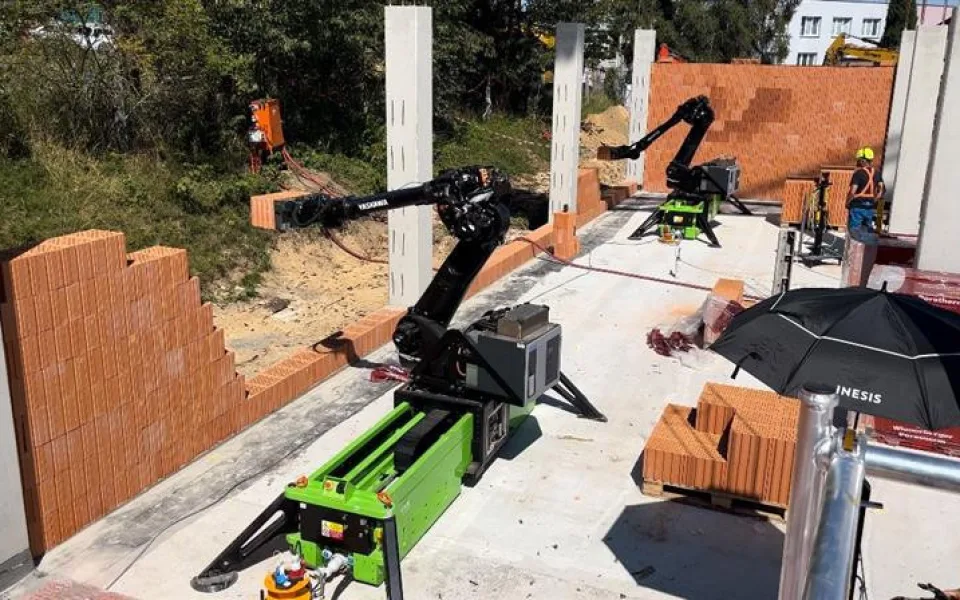 Krajský depozitář v Pelhřimově staví parta tří zdicích robotů, Kraj Vysočina je využil poprvé. Foto: se souhlasem Kraje Vysočina