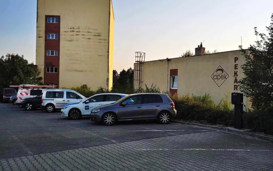 Konec jihlavské pekárny Lapek. Řada lidí přijde o práci, o osudu prodejen se teď jedná