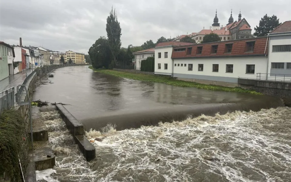 Rozvodněná řeka v Třebíči. Foto: se souhlasem Města Třebíč