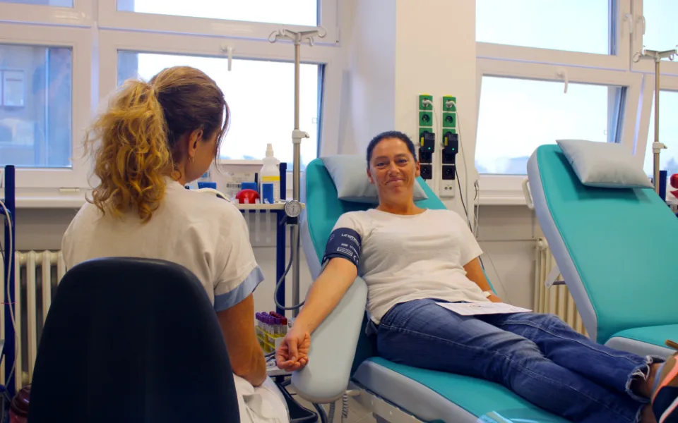 Vzorem pro ostatní. Zaměstnanci jihlavské nemocnice přišli darovat krev, dorazili i nováčci