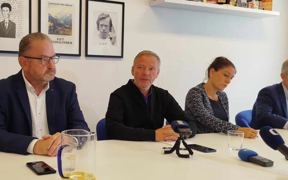 Do opozice jdeme my, KDU-ČSL i Starostové pro Vysočinu, prohlásil hejtman Schrek