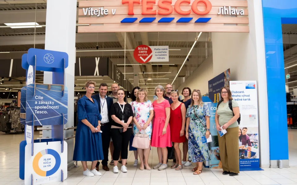 Tesco v Jihlavě rozšiřuje nabídku zdravých potravin, daruje tuny potravin lidem v nouzi, optimalizuje obaly a snižuje uhlíkovou stopu