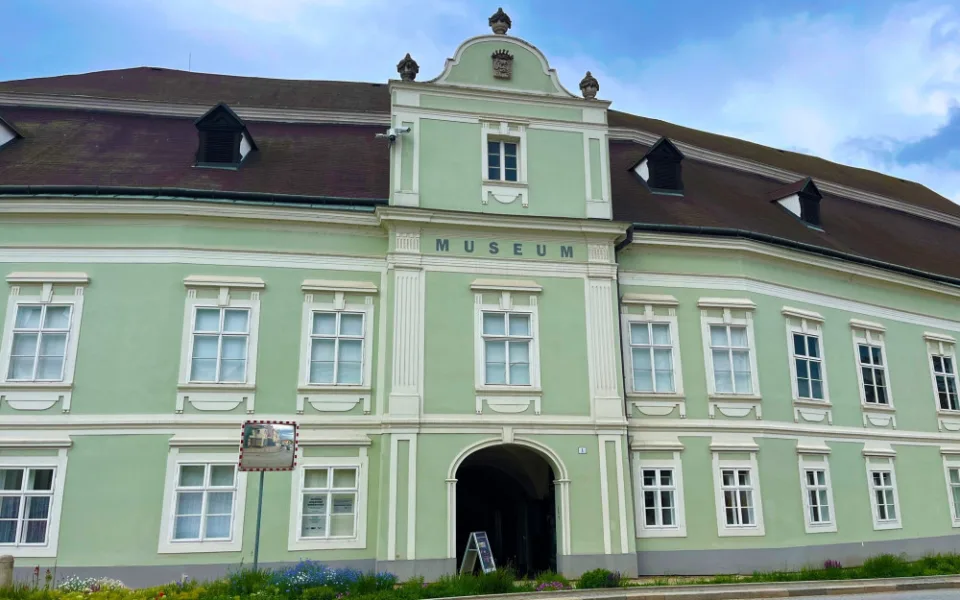 Vstupní část moravskobudějovického zámku bude mít restaurované malby.