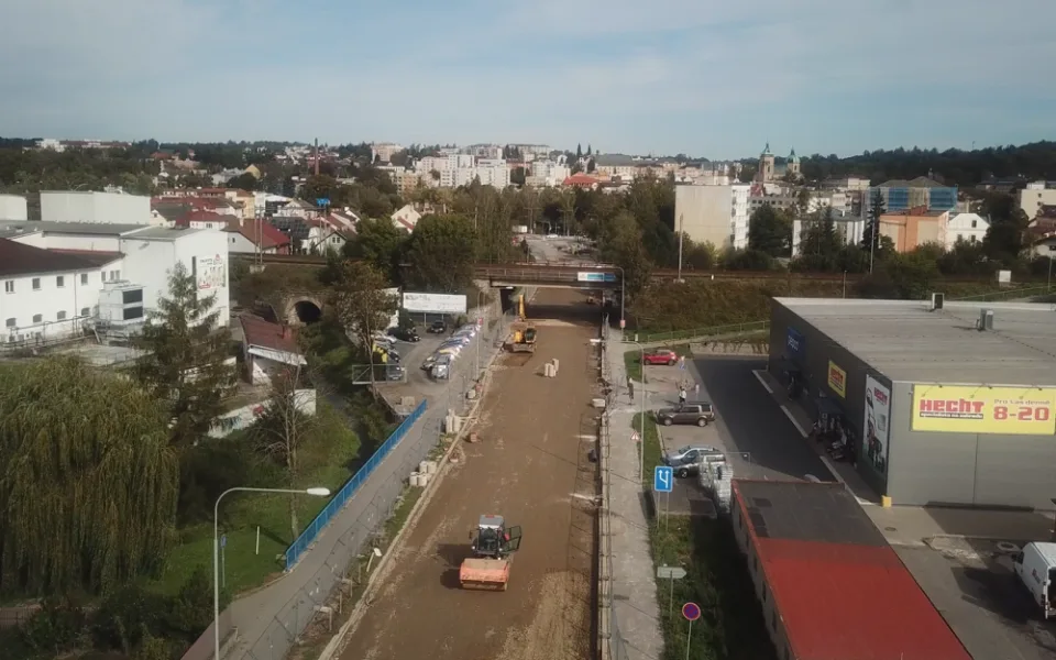 Rekonstrukce Lidické ulice v Havlíčkově Brodě finišuje. Silnice se otevře do konce měsíce.