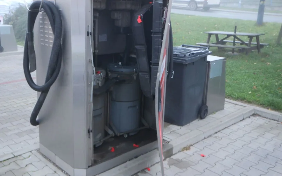 Policisté dopadli muže, který kradl peníze z automatů u myček a neplatil u benzinek. Foto: se svolením Policie ČR