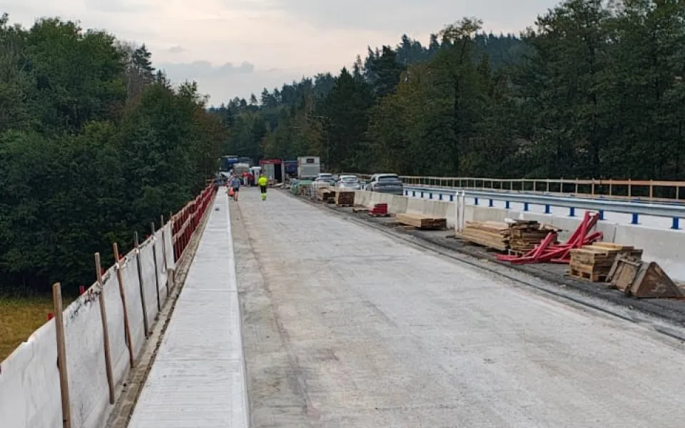 Most u Pohledských Dvořáků je hotový. Vrátí se na něj doprava
