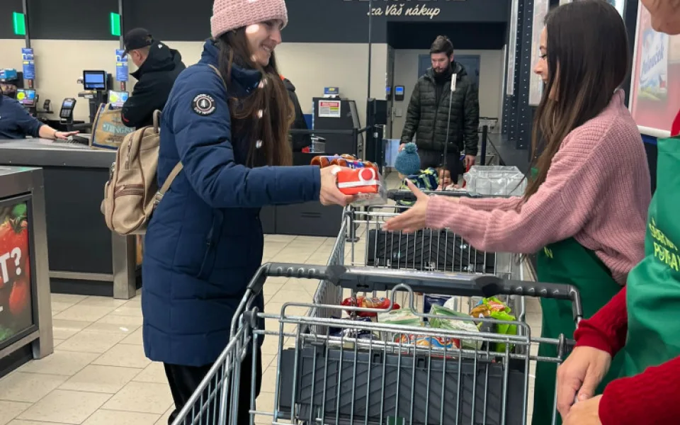 Sbírka potravin byla v Jihlavě úspěšná, vybralo se 2 207 kilo darovaných věcí. Foto: Se svolením Oblastní charity Jihlava
