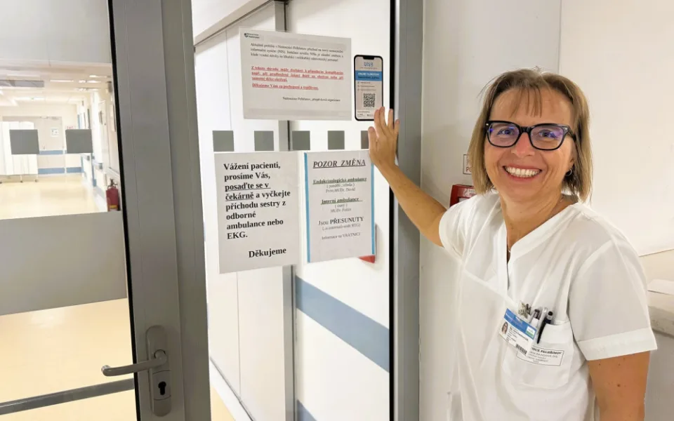 Nová služba Nemocnice Pelhřimov usnadňuje komunikaci neslyšícím pacientům.