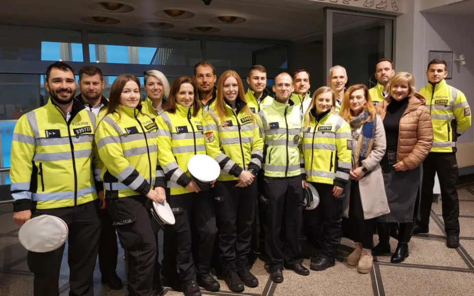 Policisté dálničního oddělení ve Velkém Beranově chějí jít příkladem, hromadně darovali krev. Foto: Se svolením Policie ČR