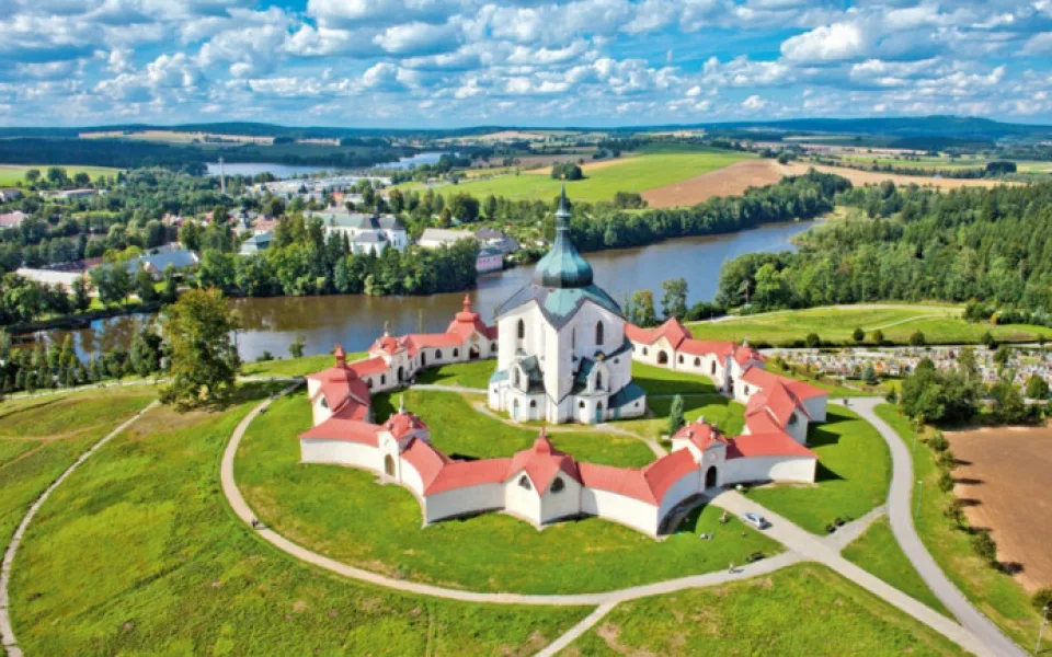 Santiniho hvězda barokní gotiky ve Žďáru je 30 let na seznamu UNESCO. Foto: vysocina.eu