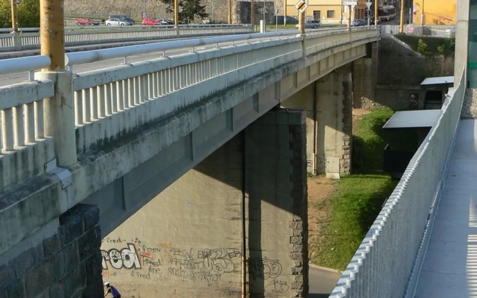 V Jihlavě začne rekonstrukce silničního mostu ve Znojemské ulici asi za dva roky. Foto: www.foto.mapy.cz