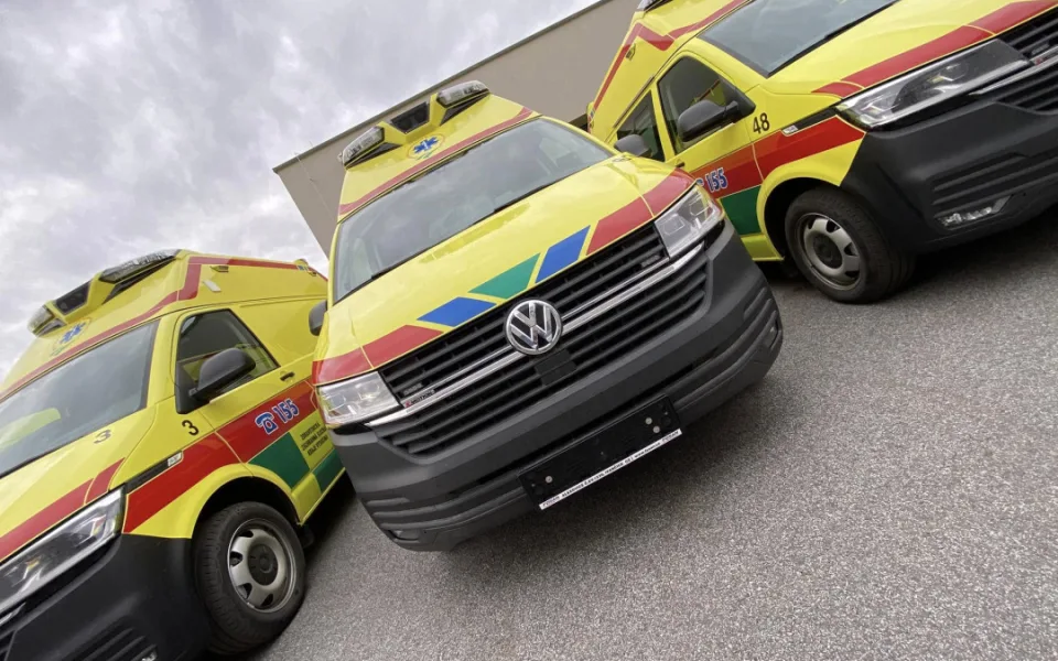 Záchranka na Vysočině má osm nových sanitek. Mají pohon všech kol a klimatizovaný ambulantní prostor