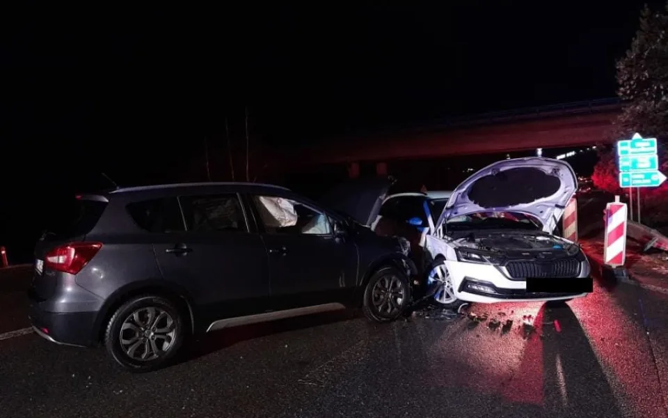 Policii na Vysočině zaměstnávaly ve čtvrtek nehody, auta se srazila také na pelhřimovské výpadovce. Foto: Se svolením Policie ČR
