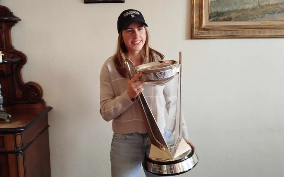 Hokejistka Denisa Křížová v zámoří vyhrála "ženský Stanley Cup", o víkendu ho představila na rodné Vysočině
