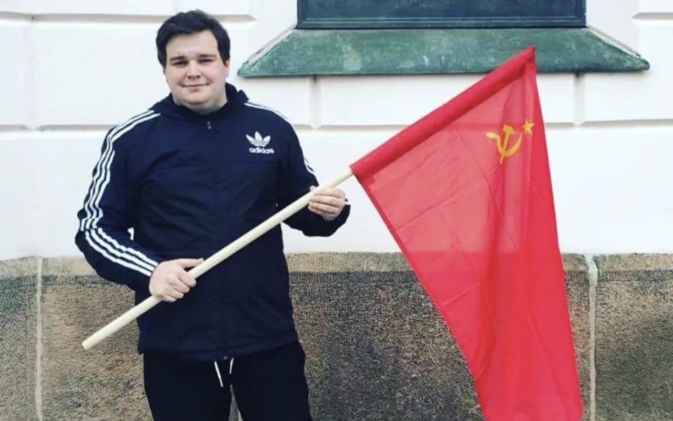 Komunista zesměšňuje popravu Horákové nebo smrt Palacha. Bolševický prase, píší lidé v komentářích
