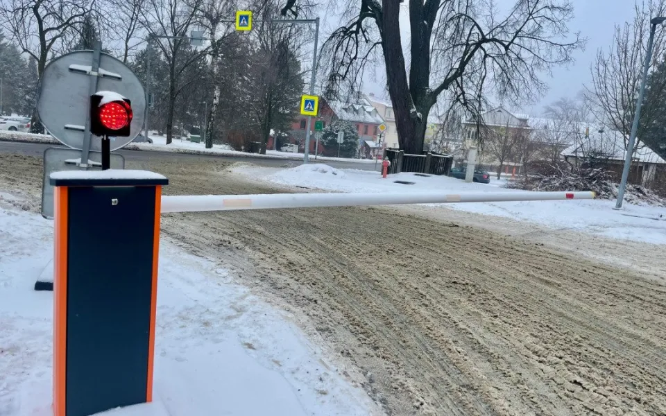 Nemocnice v Novém Městě na Moravě má nový závorový systém a parkování se opět platí. Foto: Se svolením Nemocnice Nové Město na Moravě