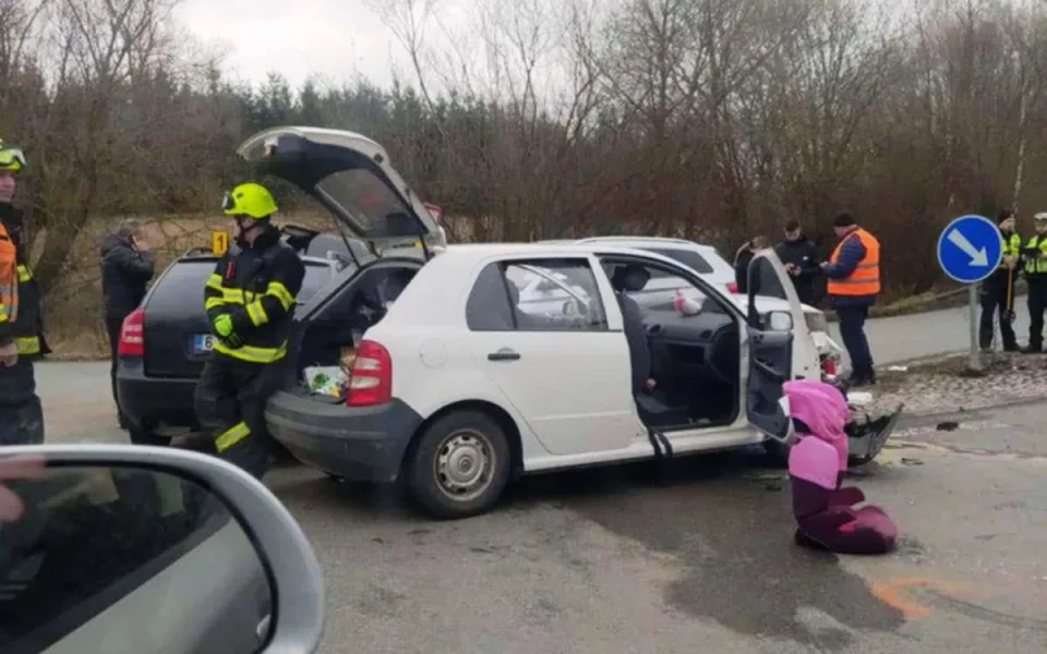Měli jsme štěstí na lidi. Velmi mi pomohla žena, která je pro mě andělem, říká účastnice nehody u Aventinu