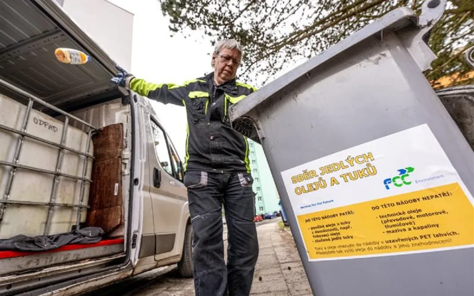 Jihlavská radnice prozkoumala obsah šedých popelnic, bylo tam pečivo i dětské plenky. Foto: Se souhlasem Města Jihlava