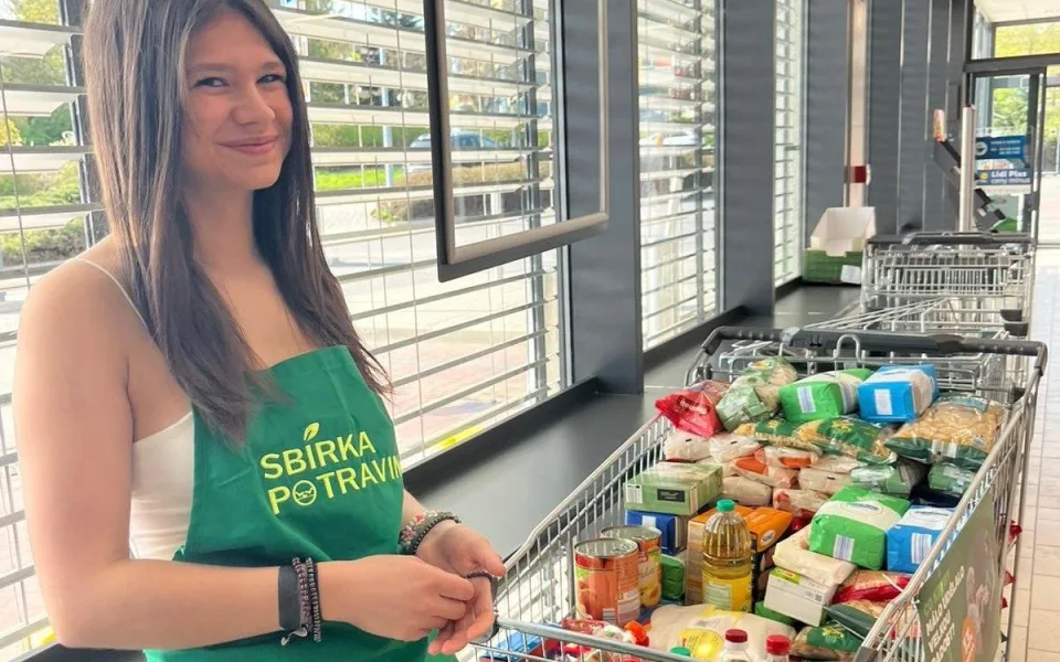 Jihlavané přispěli do Sbírky potravin téměř dvěma tunami darů. Jsme vděční za lidi, kteří jsou ochotni se podělit, zní z charity