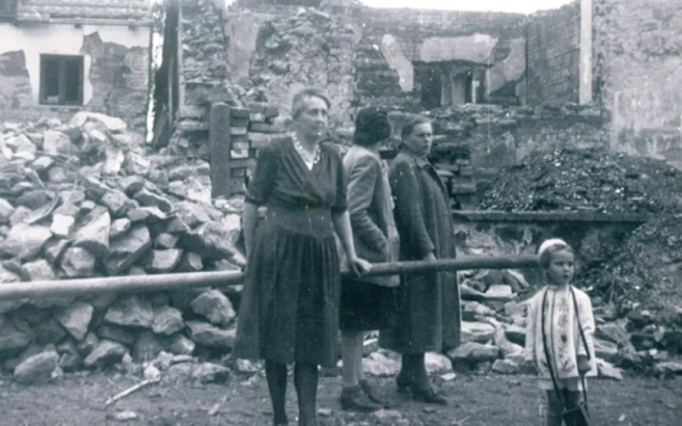 Foto z bombardování Dalešic na Třebíčsku, foto: Rudolf Špaček