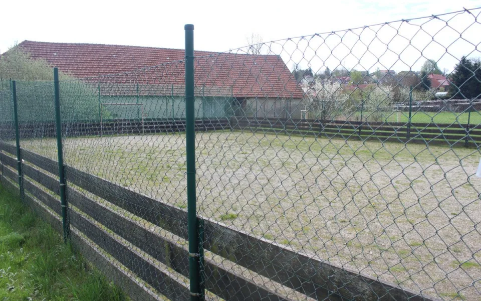 V Řehořově si mají kde hrát. Hřiště letos dostane novou umělou trávu