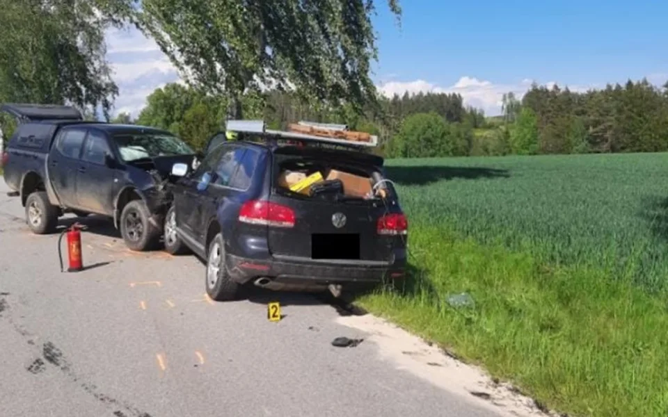 K nehodě u Lipice letěl vrtulník, silnice byla neprůjezdná. Foto: Se svolením Policie ČR