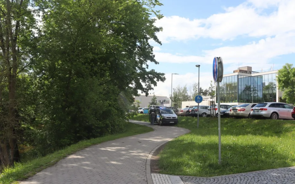Nehoda na cyklostezce v Brodě, cyklistka se srazila s chodcem. Nebyli jste u toho? 