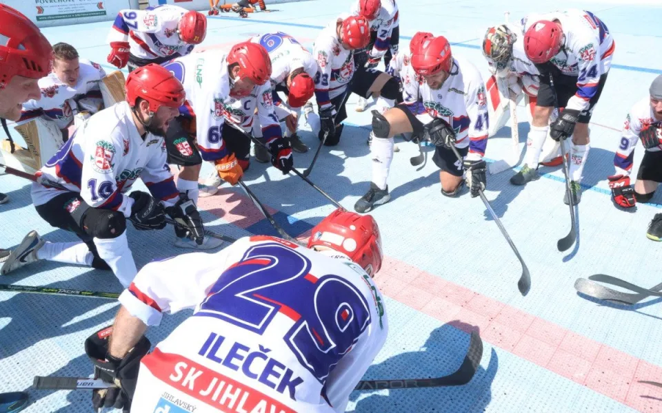Hokejbalová druhá liga: Ve finále vede SK Jihlava nad městským rivalem Flyers 2:0
