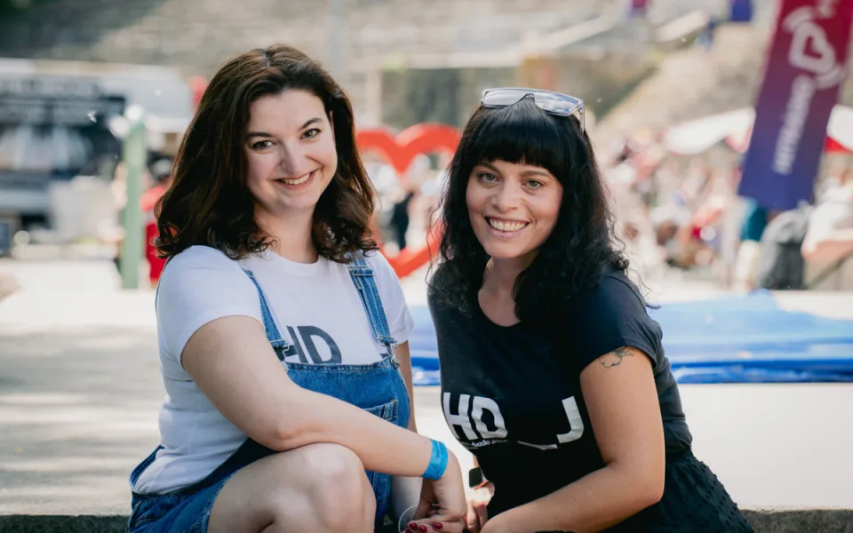 Produkční a choreografka HD_J Anna Korba Vanacká a Ruth Denčevová, která zaštiťuje PR a marketing Horáckého divadla. Foto: Jan Fuchs