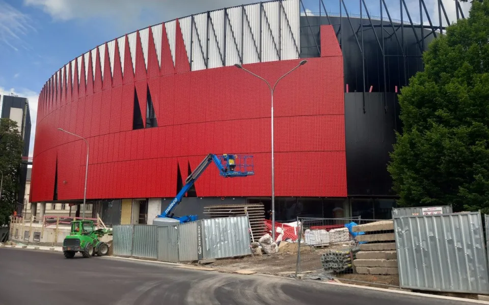 FOTO: Stavba Horácké arény začíná finišovat, dnes a zítra bude uzavřená Tyršova