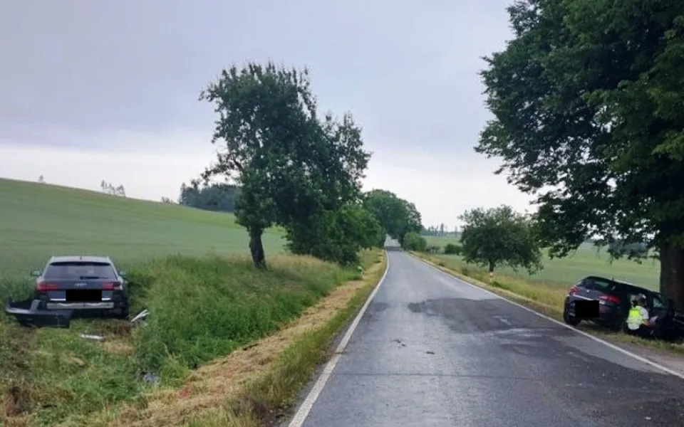 Řidička v Horní Cerekvi odbočovala a nedala přednost jinému autu. Tři zranění