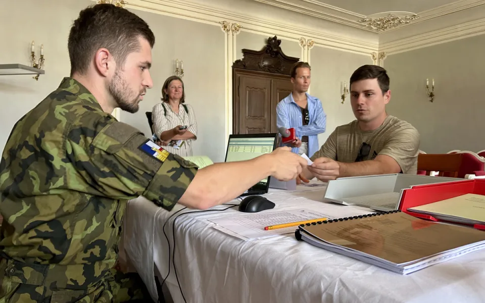VIDEO: Schopen, odveden! Armáda v Jihlavě dnes ukázala, jak probíhá odvod branců