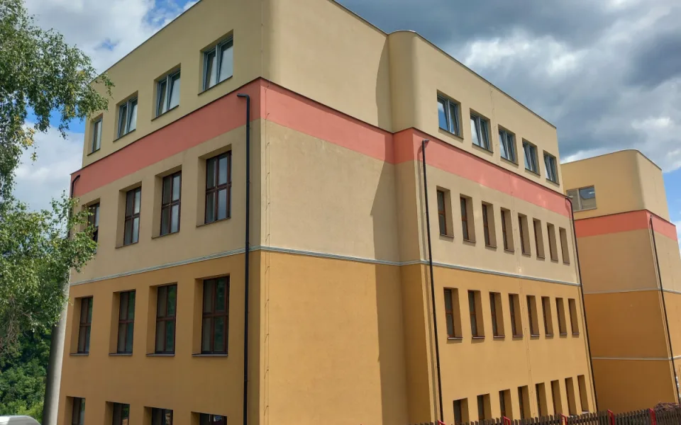 Loucká škola má téměř hotovou nástavbu, v půlce prázdnin nastoupí nový ředitel
