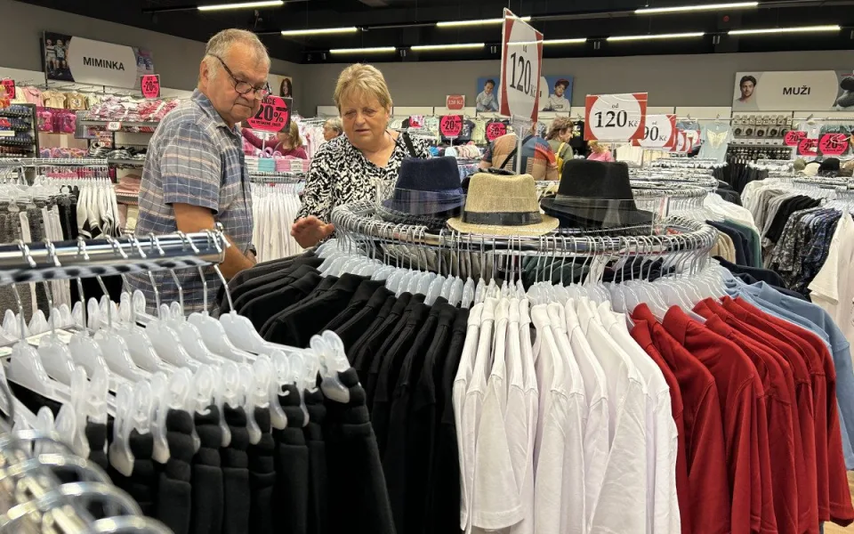 VIDEO: Už i Jihlava má svou prodejnu Woolworth. Dnes se slavnostně otevřela