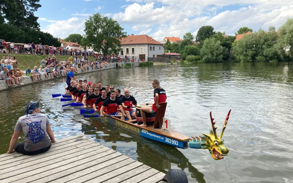 Kulturní tipy: Startují Prázdniny v Telči, pojedou se tam i dračí lodě