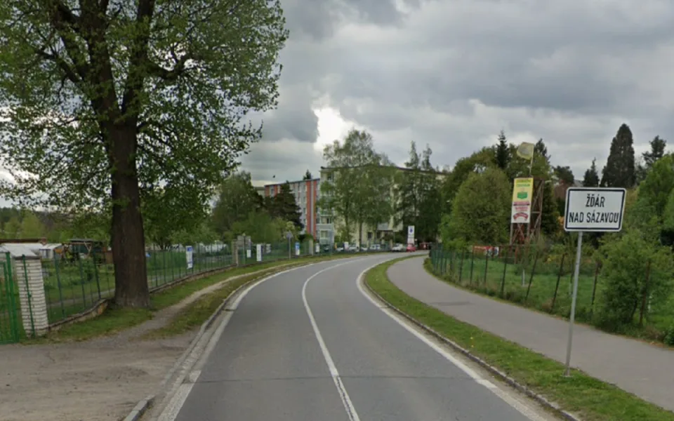 Mapa: Dělnici začnou opravovat silnici mezi Hamry a Žďárem. Bude tam úplná uzavírka. Foto: Se svolením ŘSD