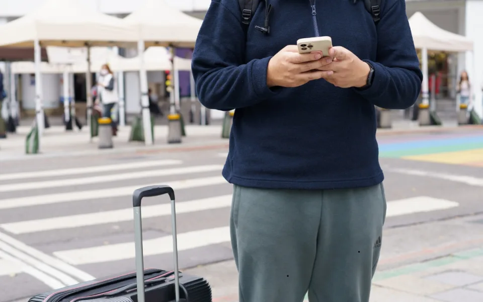 Ministerstvo varuje před falešnými inzeráty na ubytování. WhatsApp může být problém