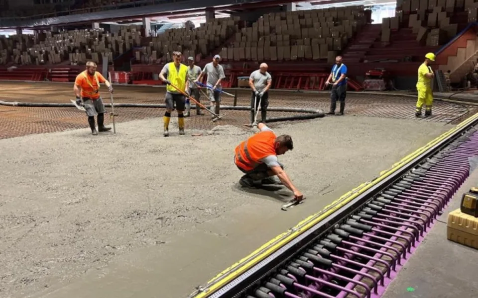 Zásadní milník ve stavbě Horácké arény: Právě začíná betonáž ledové plochy. Foto: Se svolením Horácké arény