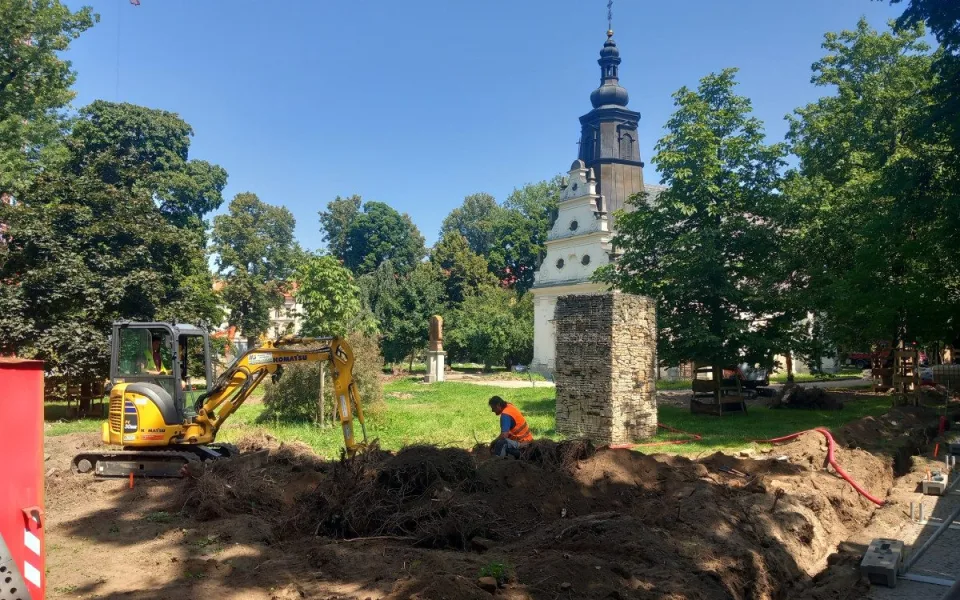 FOTO: Smetanovy sady v Jihlavě jsou uzavřeny, prochází radikální proměnou
